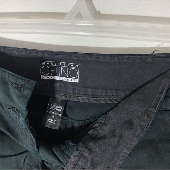 Manhattan Chino New York & Company - 2 - Picture 3 of 4